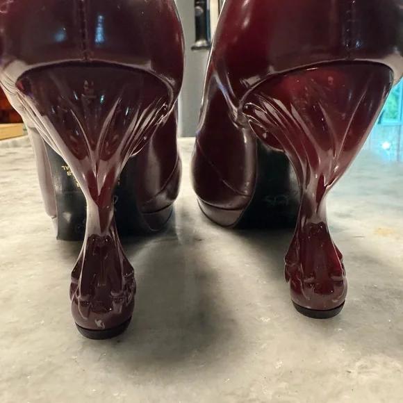 John Fluevog Women's Deep Red Heels - Picture 8 of 8